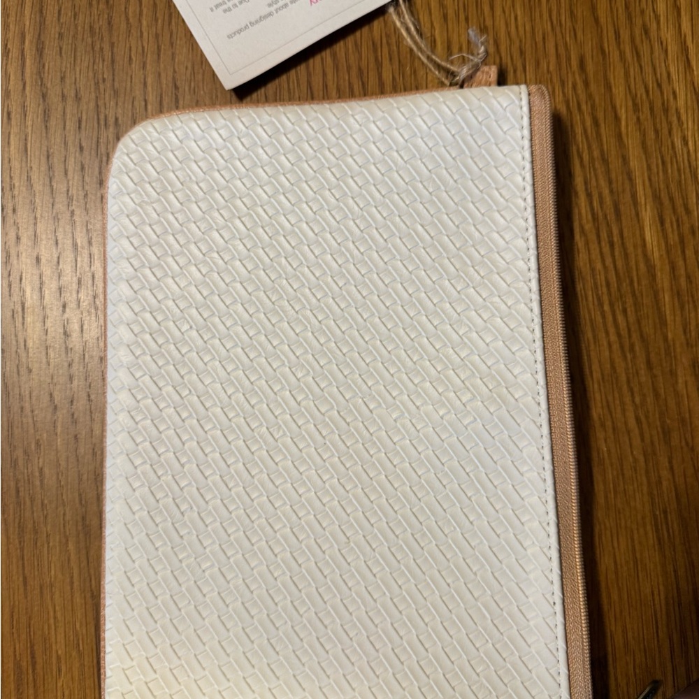 Thirty-One Cream Woven Zipper Pouch - Picture 3 of 6